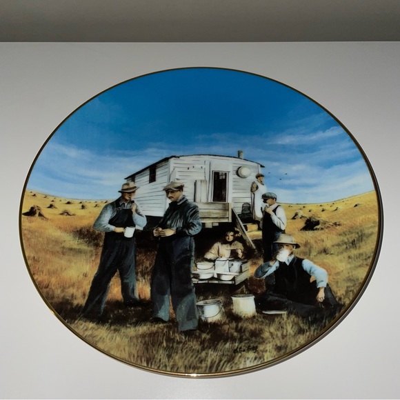 Mealtime - An Old Fashion Threshing Bee Decorative Plate - Picture 1 of 4